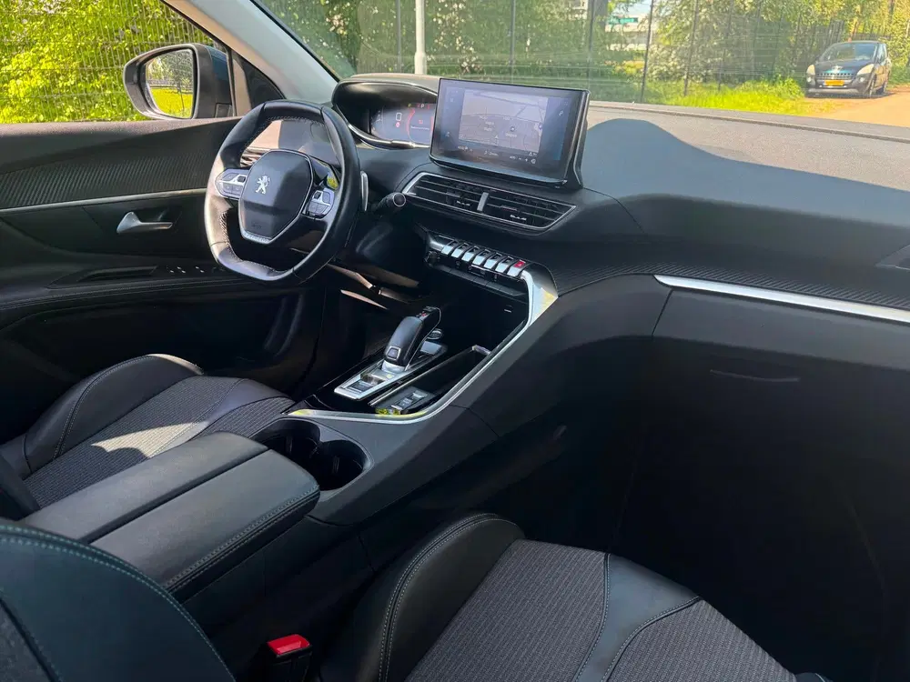 Peugeot 3008 1.2 Turbo 130 Automaat Allure Leder NW Mod uit 2021, foto 2