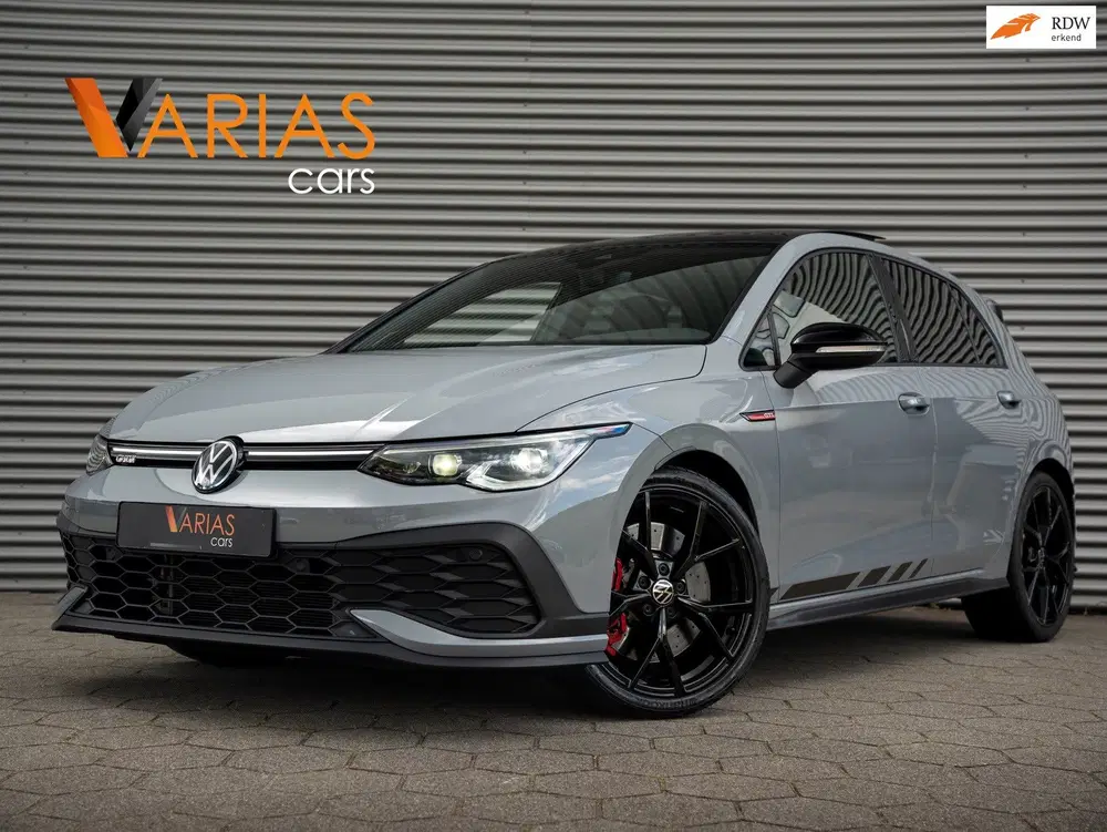 Volkswagen Golf 2.0 TSI GTI CLUBSPORT Akra Pano 27-2-2028 uit 2023