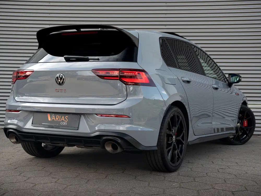 Volkswagen Golf 2.0 TSI GTI CLUBSPORT Akra Pano 27-2-2028 uit 2023, foto 15