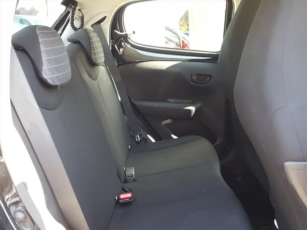 Peugeot 108 1.0 e-VTi 72pk 5D Active AIRCO uit 2021, foto 10