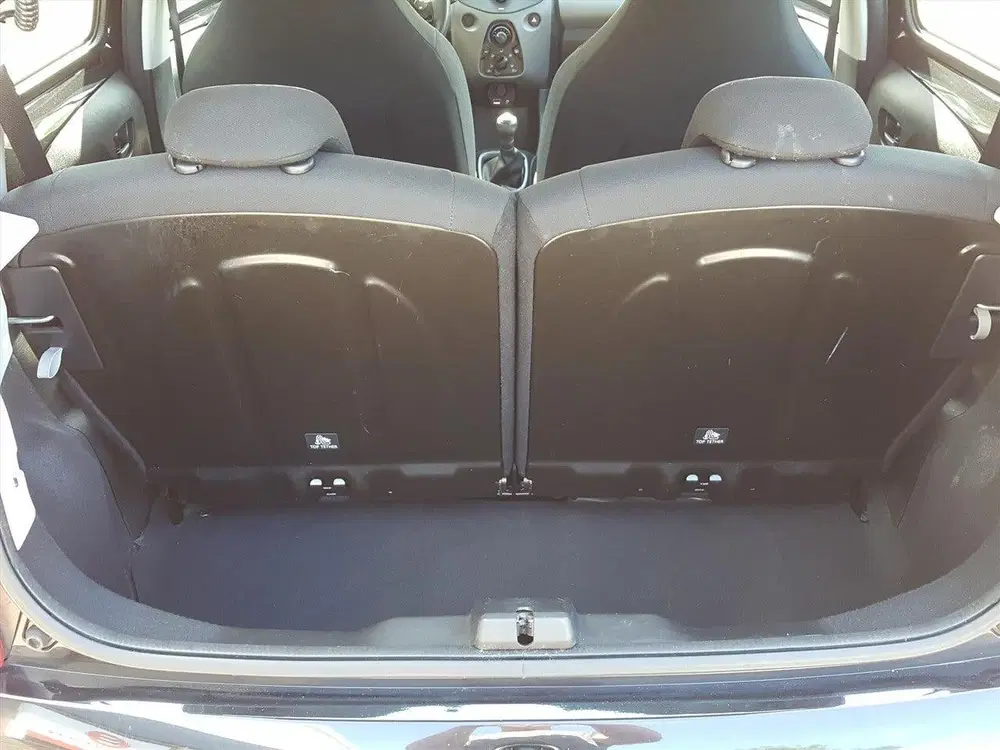 Peugeot 108 1.0 e-VTi 72pk 5D Active AIRCO uit 2021, foto 6