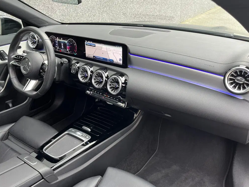 Mercedes-Benz CLA 200 AMG uit 2024, foto 11