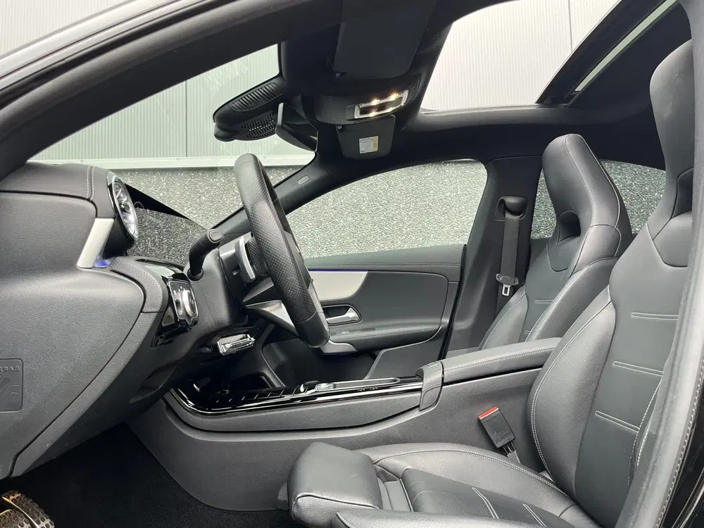 Mercedes-Benz CLA 200 AMG uit 2024, foto 12