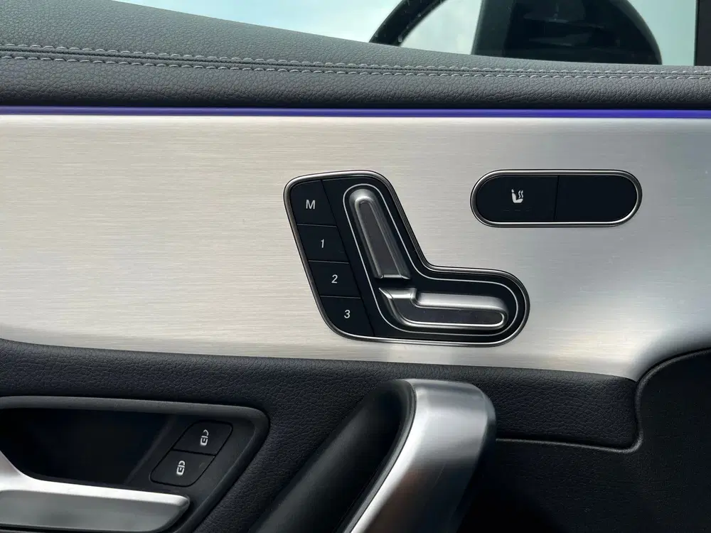 Mercedes-Benz CLA 200 AMG uit 2024, foto 14