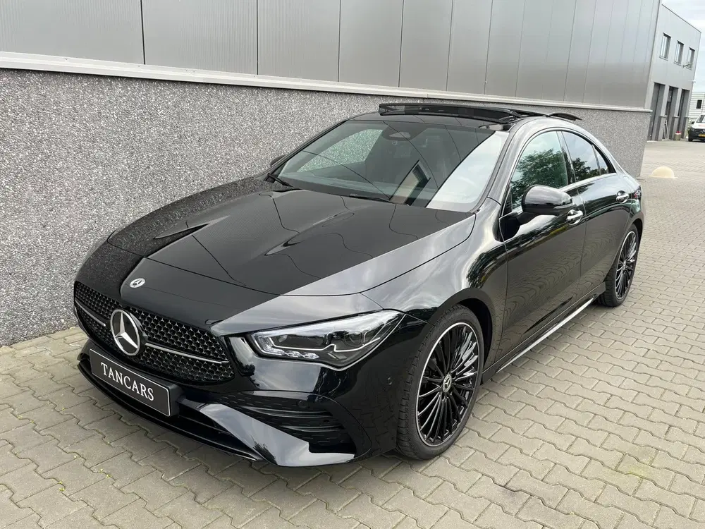 Mercedes-Benz CLA 200 AMG uit 2024, foto 2