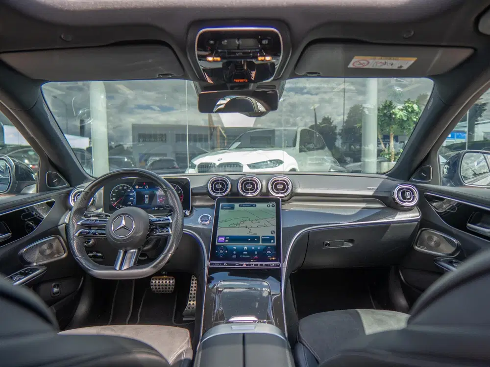 Mercedes-Benz C-Klasse 300 AMG Line uit 2021, foto 3