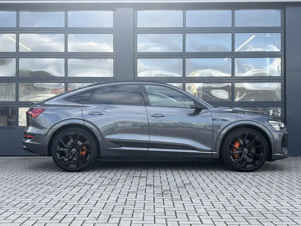 Audi e-tron 55 408pk quattro S edition 95 kWh uit 2021, foto 3