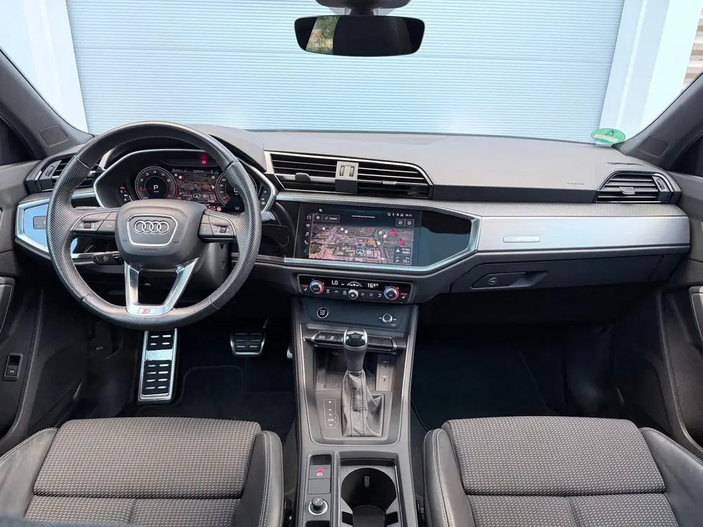 Audi Q3 35 TFSI S Edition Competition Pano uit 2024, foto 12