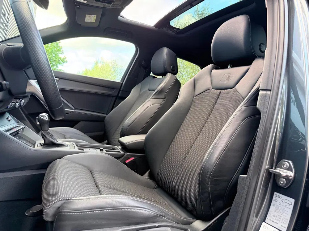 Audi Q3 35 TFSI S Edition Competition Pano uit 2024, foto 13