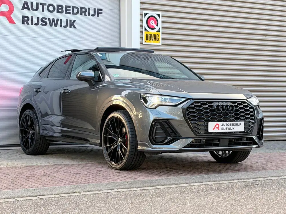 Audi Q3 35 TFSI S Edition Competition Pano uit 2024, foto 9