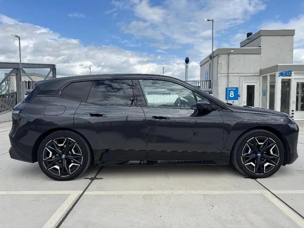 BMW iX Xdrive50 524pk uit 2022, foto 4
