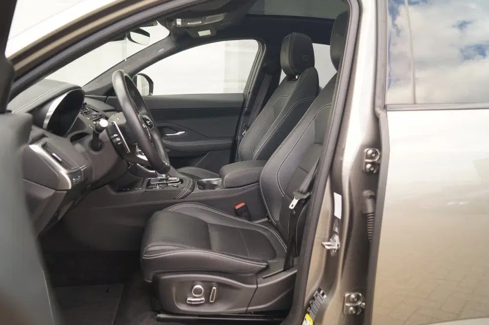 Jaguar E-Pace 1.5 P300e AWD R-Dynamic HSE -LEER-PANO-CAM uit 2021, foto 7