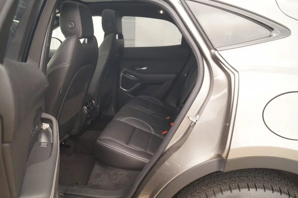 Jaguar E-Pace 1.5 P300e AWD R-Dynamic HSE -LEER-PANO-CAM uit 2021, foto 8