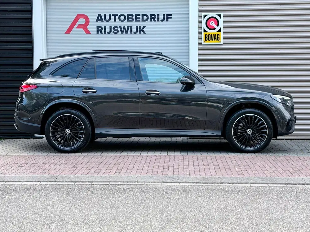 Mercedes-Benz GLC 400e 4MATIC AMG Pano uit 2023, foto 5