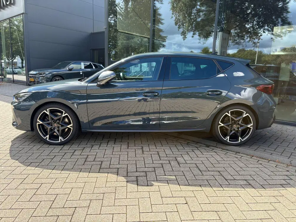 Cupra Leon 1.5 TSI e-Hybrid VZ Performance 272PK uit 2025, foto 2