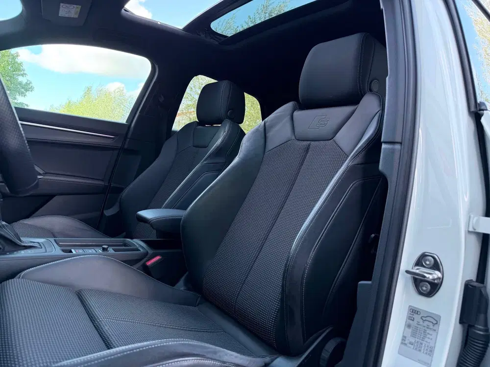 Audi Q3 45 TFSI e S Edition Pano uit 2023, foto 11
