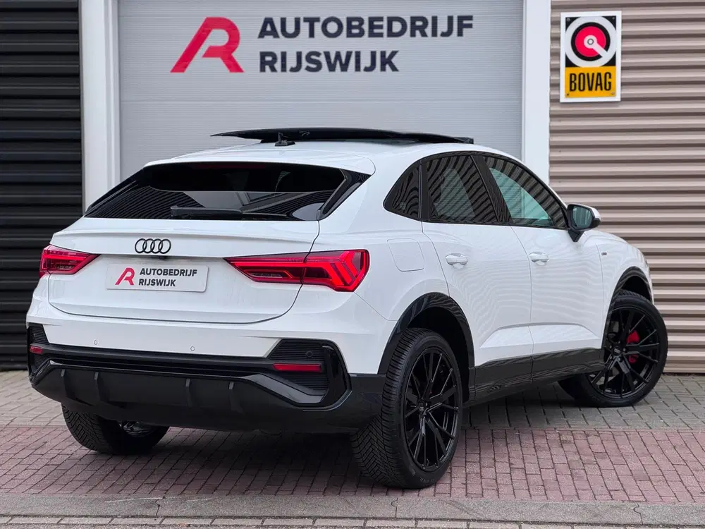 Audi Q3 45 TFSI e S Edition Pano uit 2023, foto 4