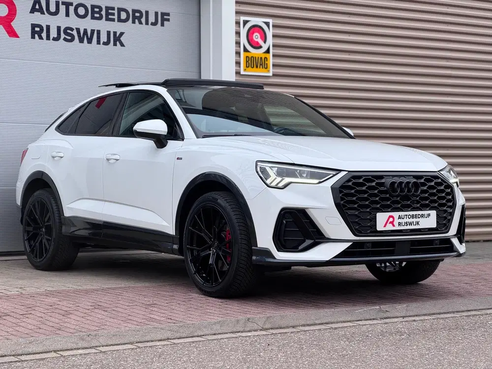 Audi Q3 45 TFSI e S Edition Pano uit 2023, foto 9