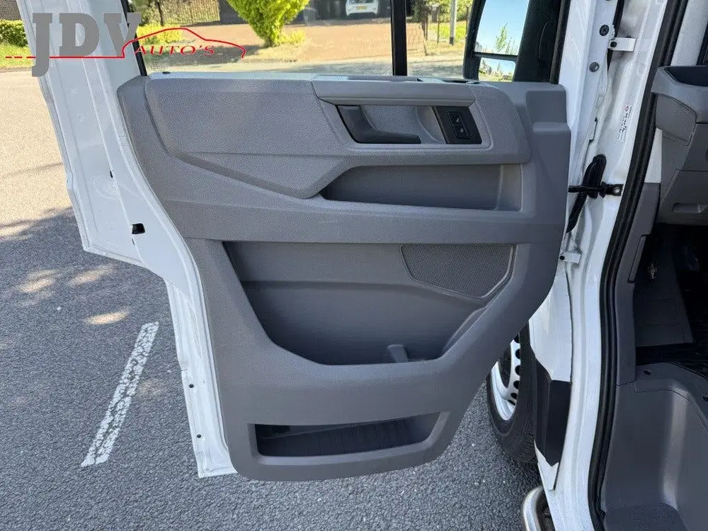 Volkswagen Crafter 35 2.0 TDI L3H3DCCo EURO 6 vanaf €355 p uit 2020, foto 15