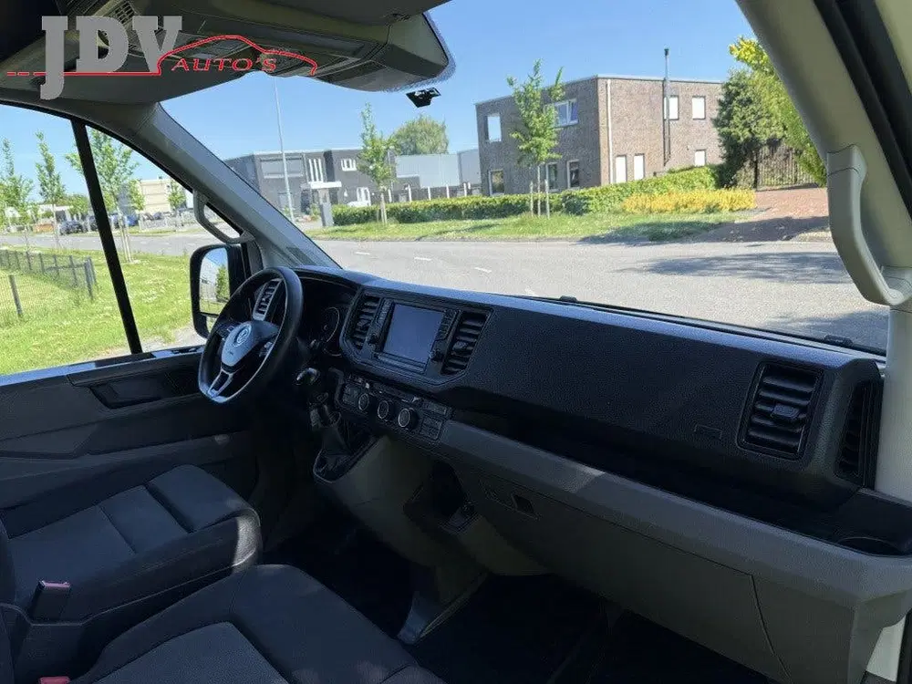 Volkswagen Crafter 35 2.0 TDI L3H3DCCo EURO 6 vanaf €355 p uit 2020, foto 9
