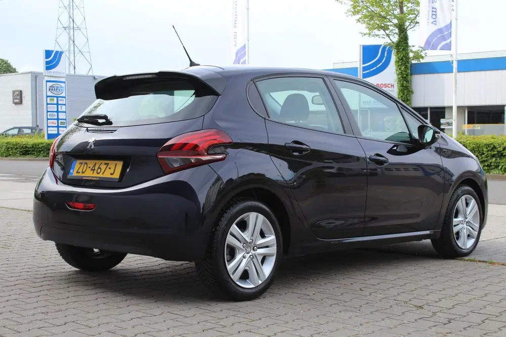 Peugeot 208 1.2 PureTech Signature uit 2019, foto 6