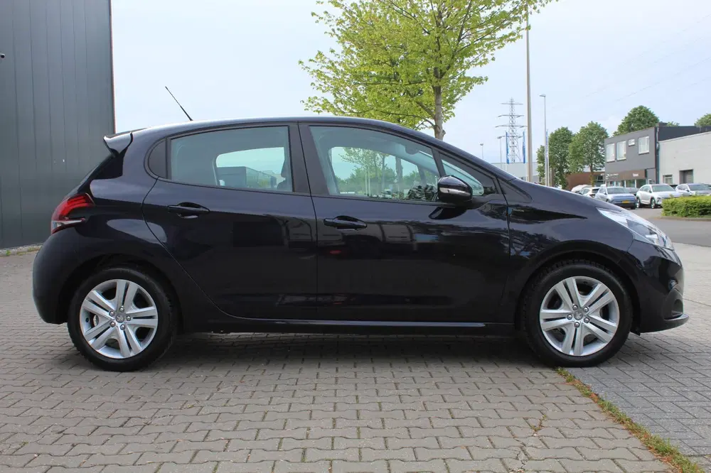 Peugeot 208 1.2 PureTech Signature uit 2019, foto 7