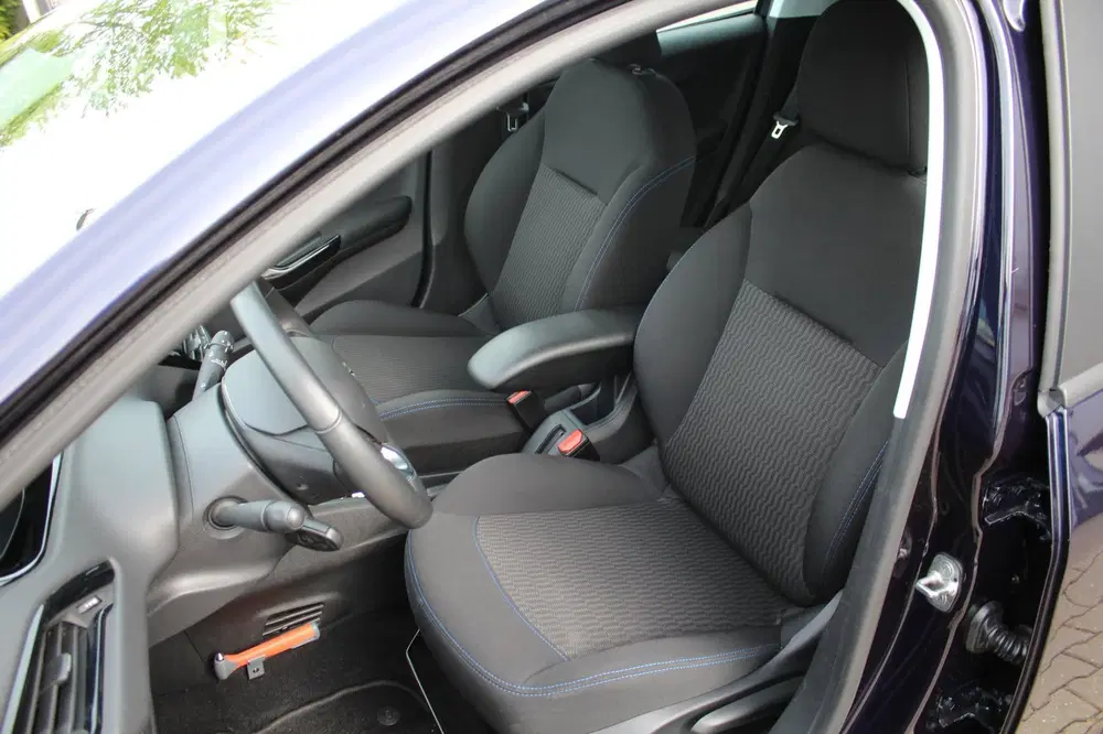 Peugeot 208 1.2 PureTech Signature uit 2019, foto 8