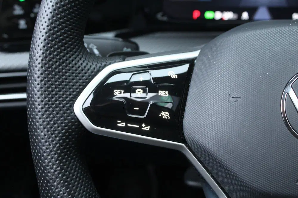 Volkswagen Golf 1.5 eTSI 150pk R-Line DSG7 Panoramad uit 2023, foto 15