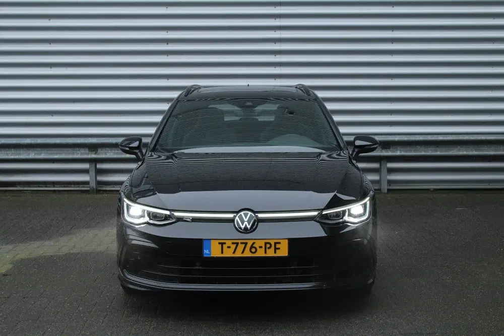 Volkswagen Golf 1.5 eTSI 150pk R-Line DSG7 Panoramad uit 2023, foto 2