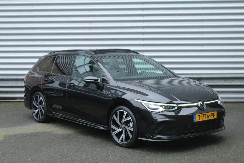 Volkswagen Golf 1.5 eTSI 150pk R-Line DSG7 Panoramad uit 2023, foto 3