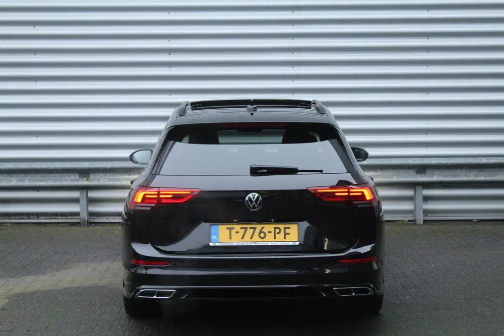Volkswagen Golf 1.5 eTSI 150pk R-Line DSG7 Panoramad uit 2023, foto 6