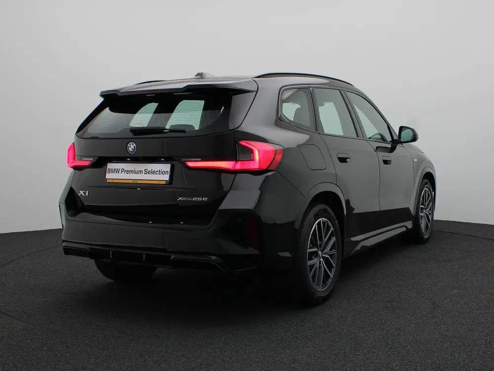 BMW X1 xDrive25e M Sportpakket uit 2023, foto 2