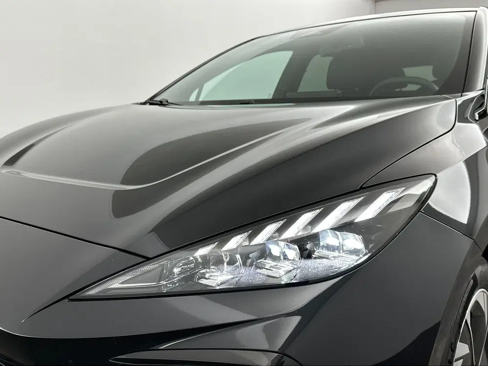 MG MG4 4 Luxury 64 kWh uit 2023, foto 11
