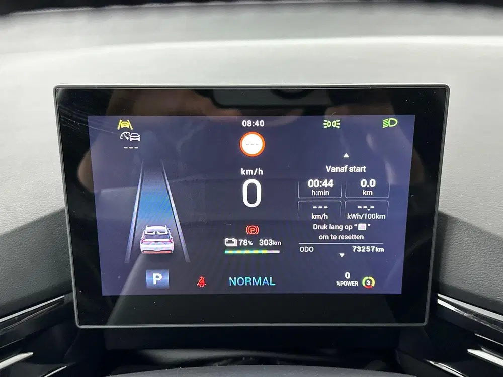 MG MG4 4 Luxury 64 kWh uit 2023, foto 13