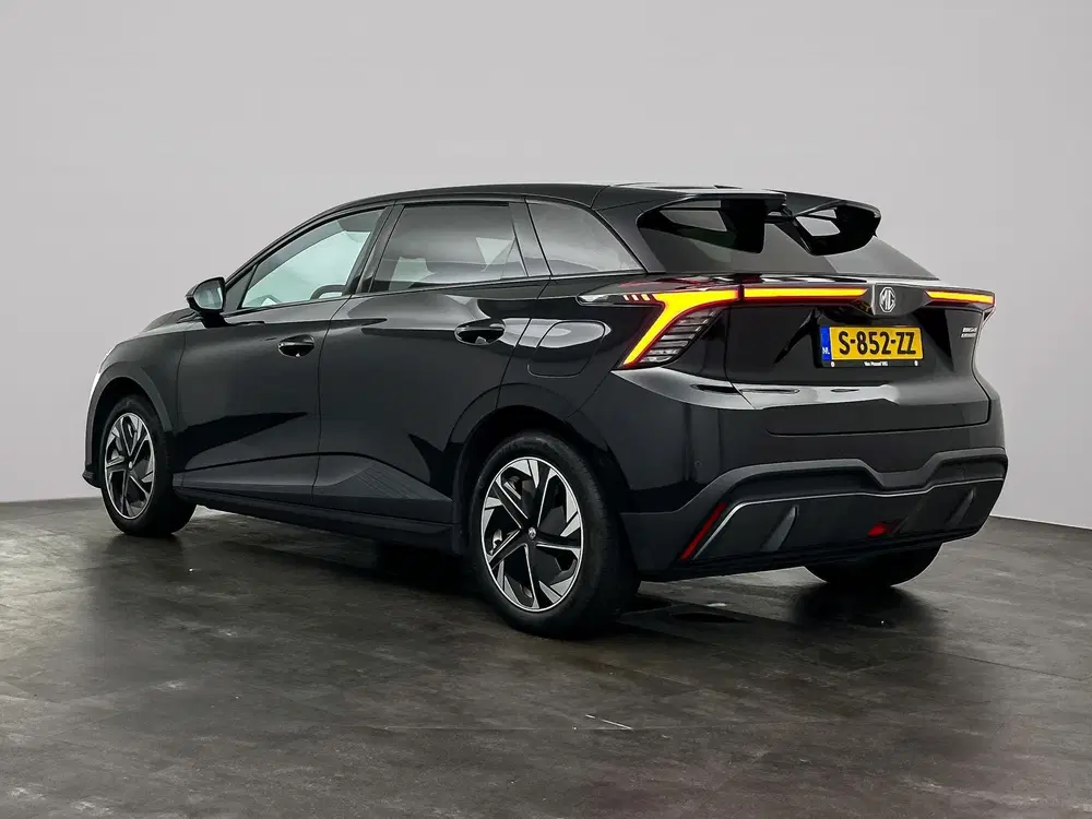 MG MG4 4 Luxury 64 kWh uit 2023, foto 3