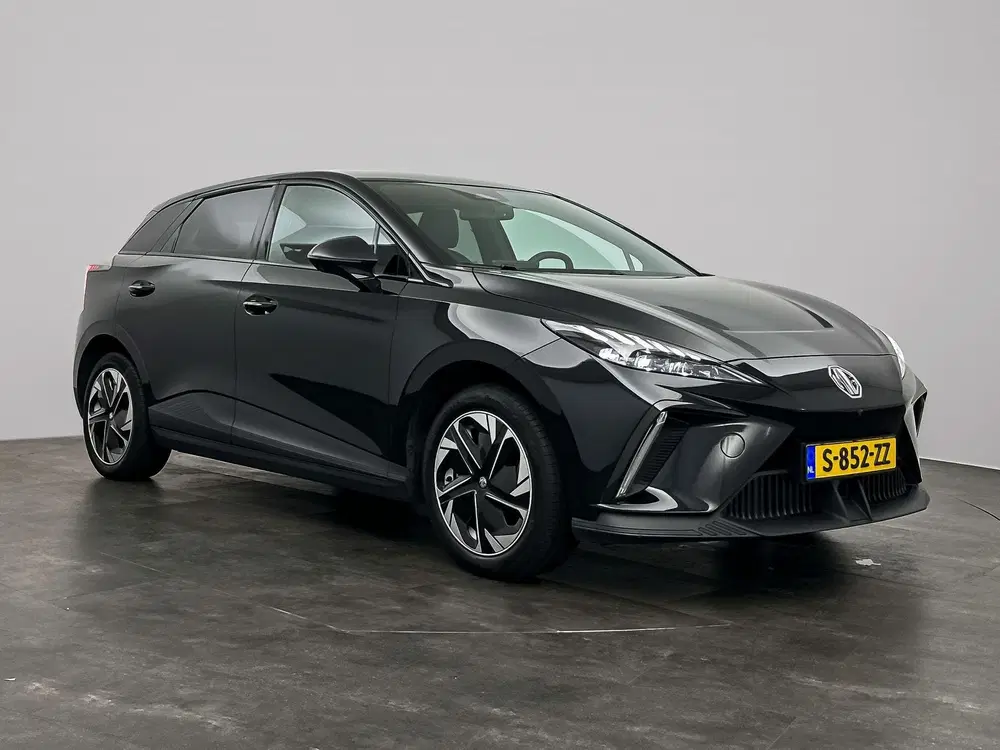 MG MG4 4 Luxury 64 kWh uit 2023, foto 6