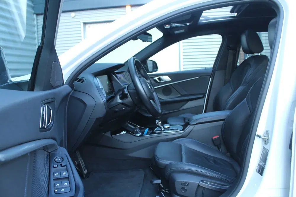 BMW 1-serie 118i 141pk High Executive Edition AUTOMAAT uit 2020, foto 9