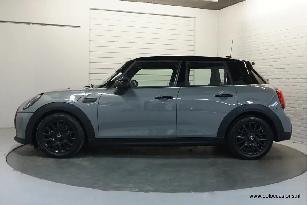 Mini Cooper 1.5 Cooper Carplay uit 2021, foto 2