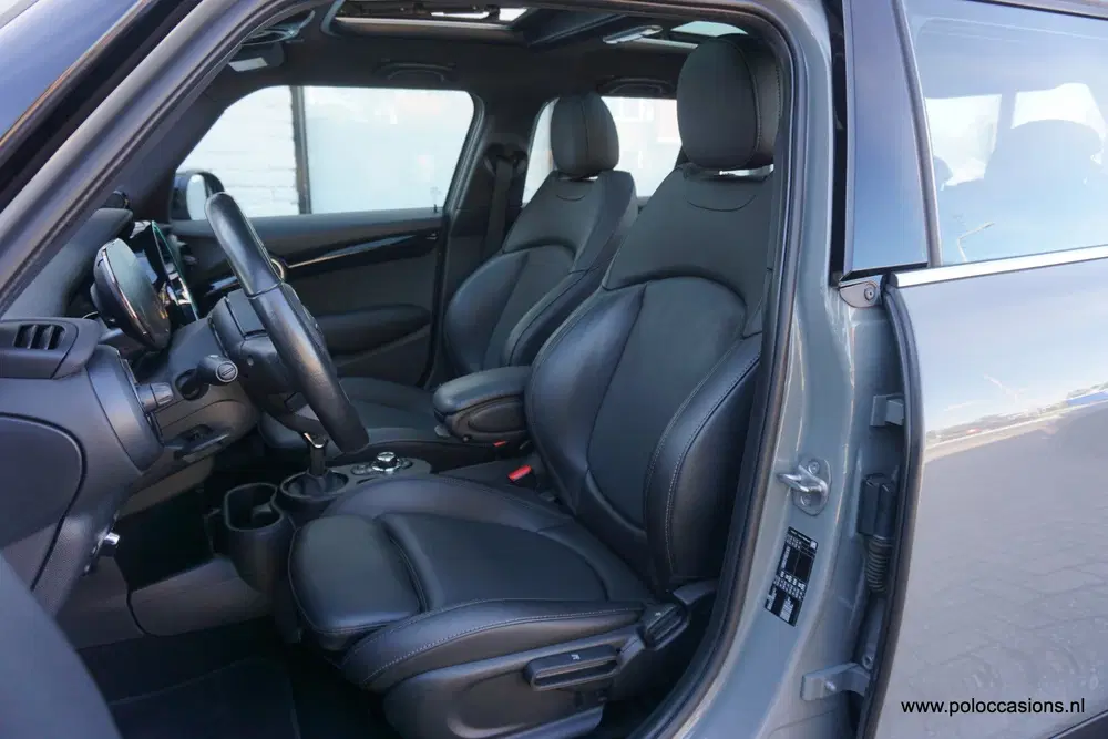 Mini Cooper 1.5 Cooper Carplay uit 2021, foto 5