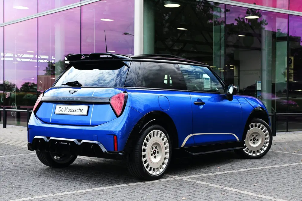 Mini Hatchback Cooper C Automaat uit 2026, foto 2