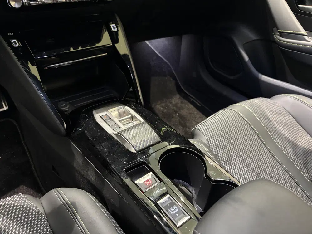 Peugeot 208 1.2 Hybrid 145 e-DCS6 GT NAVIGATIE uit 2026, foto 12