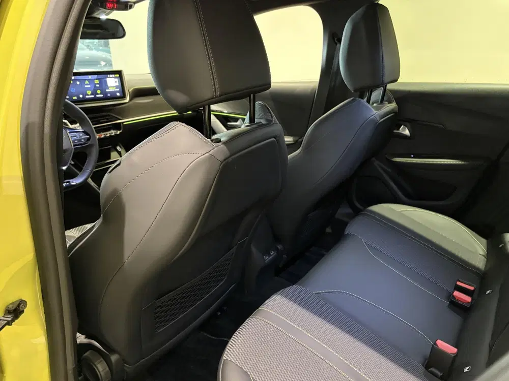 Peugeot 208 1.2 Hybrid 145 e-DCS6 GT NAVIGATIE uit 2026, foto 9