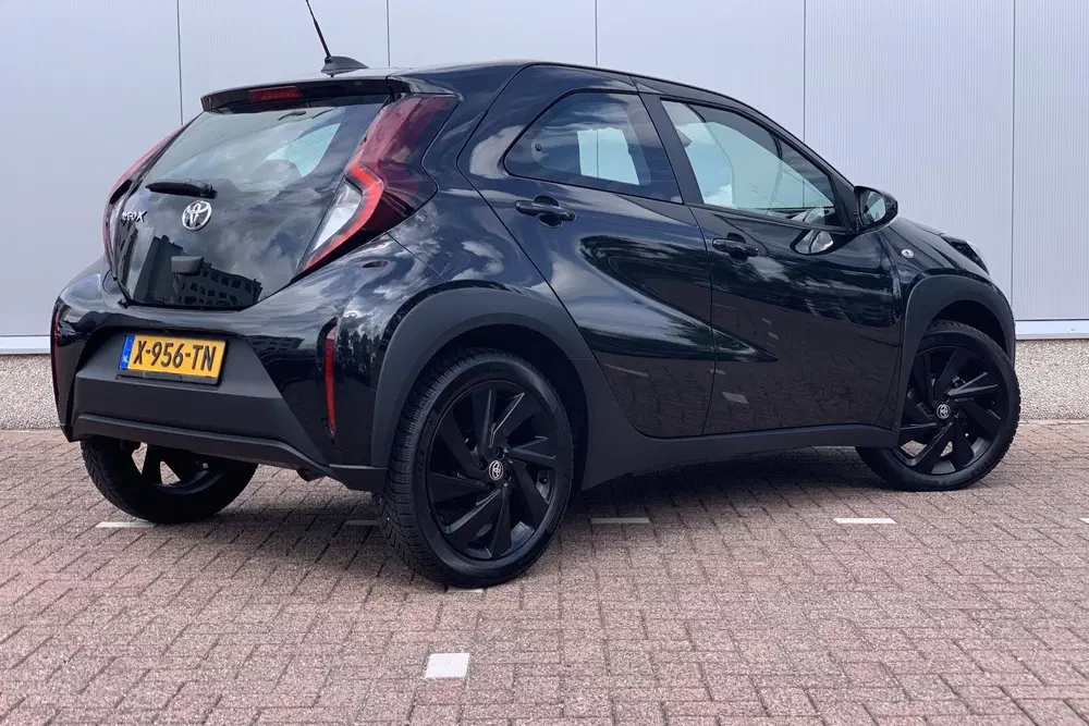 Toyota Aygo X 1.0 VVT-i S-CVT Play uit 2024, foto 2
