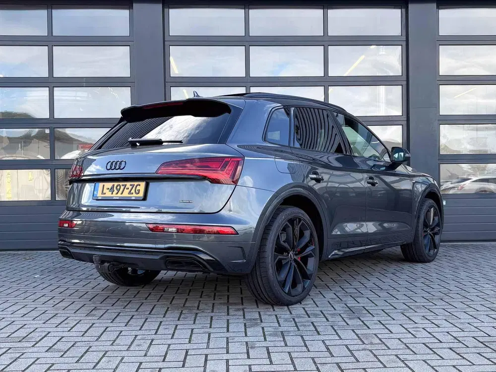 Audi Q5 55 TFSIe 367pk S edition uit 2021, foto 2