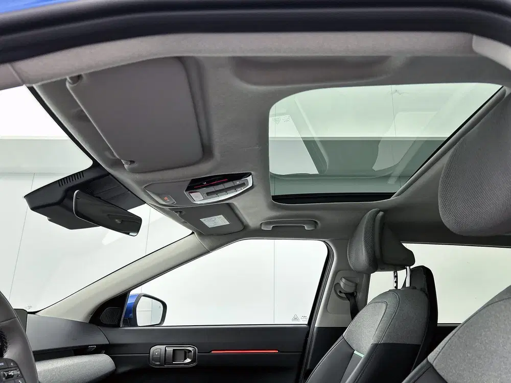 Kia EV4 Plus Advanced 58.3 kWh Stoel en stuurverwa uit 2025, foto 13