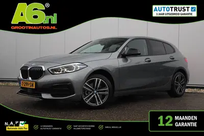 BMW 1-serie 118i Automaat LMV Sportstoelen Half Leder uit 2023