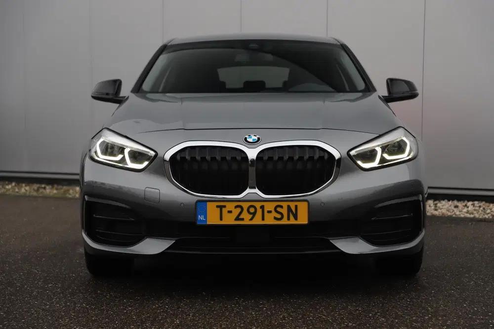 BMW 1-serie 118i Automaat LMV Sportstoelen Half Leder uit 2023, foto 2
