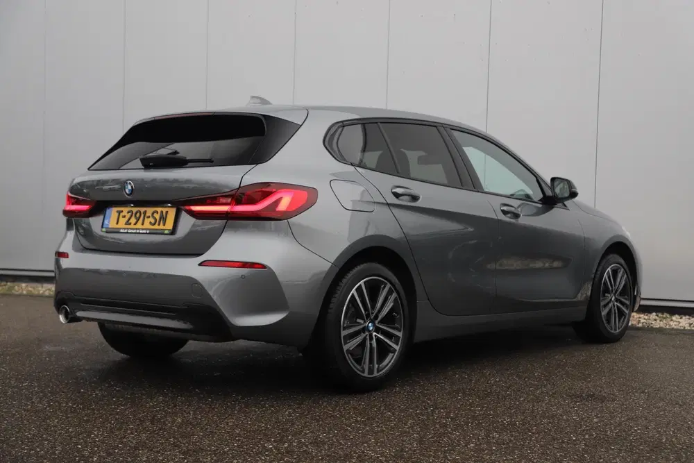 BMW 1-serie 118i Automaat LMV Sportstoelen Half Leder uit 2023, foto 4