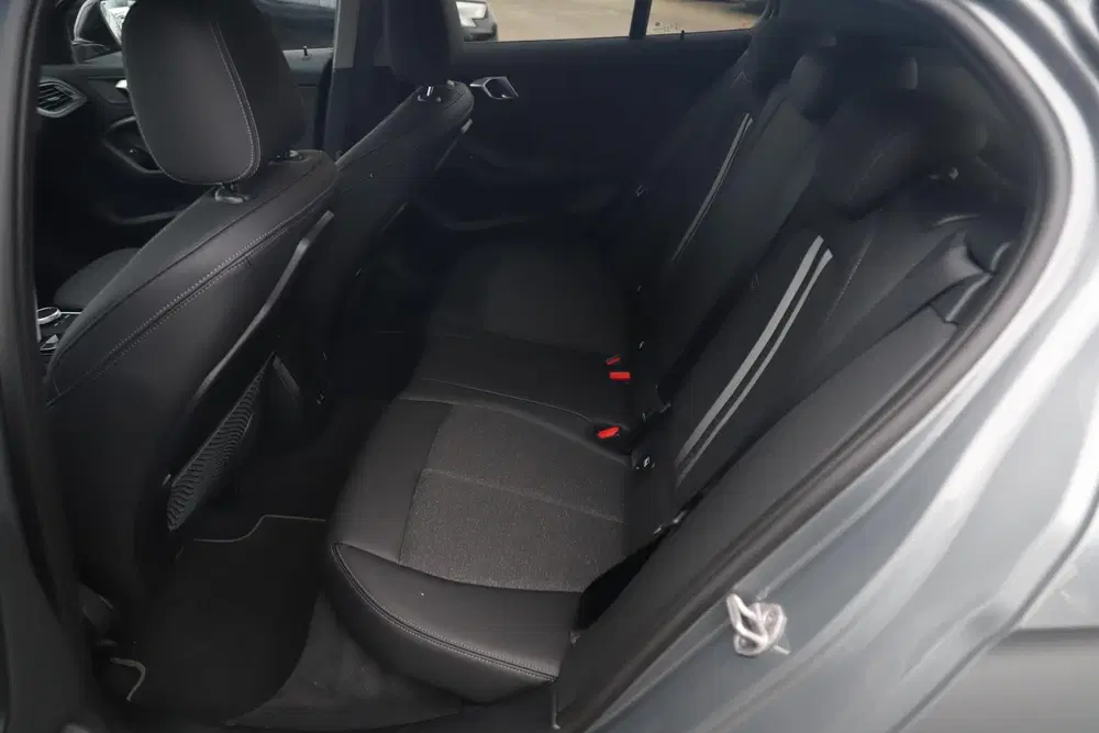 BMW 1-serie 118i Automaat LMV Sportstoelen Half Leder uit 2023, foto 7