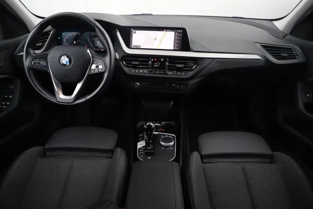 BMW 1-serie 118i Automaat LMV Sportstoelen Half Leder uit 2023, foto 9